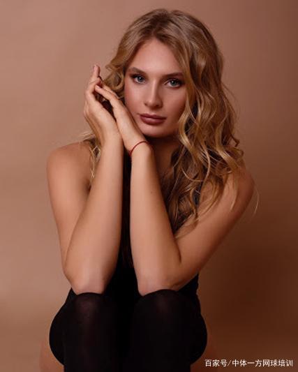 并通过明星 并通过明星