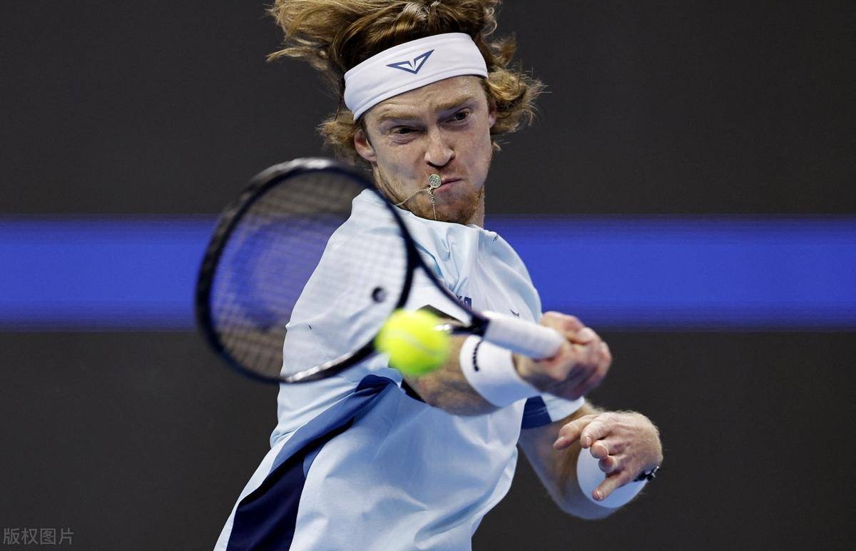 的角色更偏 的角色更偏