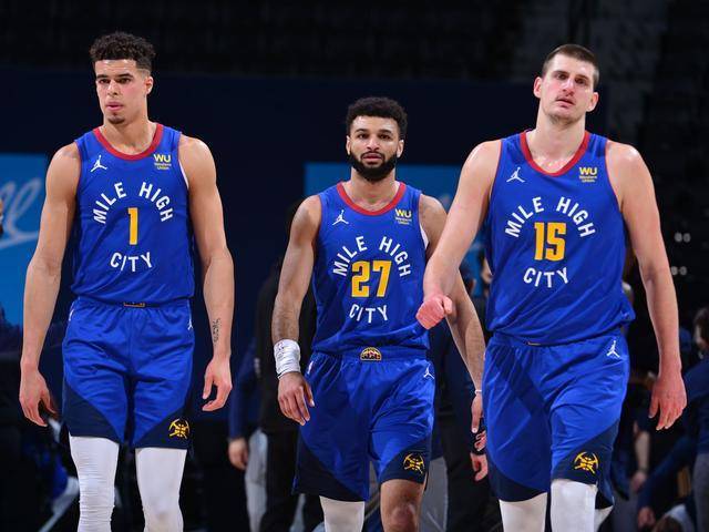 牌河逐渐成 牌河逐渐成